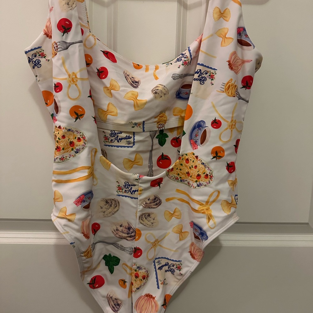 Lisa Say Gah Buon Appetito One Piece Large - Picture 2 of 4